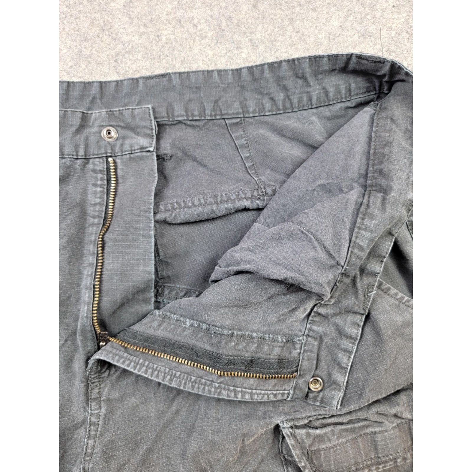 Armani Exchange Armani Exchange Cargo Pants Mens 38 Gray Drawstring Hem Front Zip Pockets Cargo Style Straight Leg 32in Inseam Size US 38 / EU 54 - 5 Thumbnail