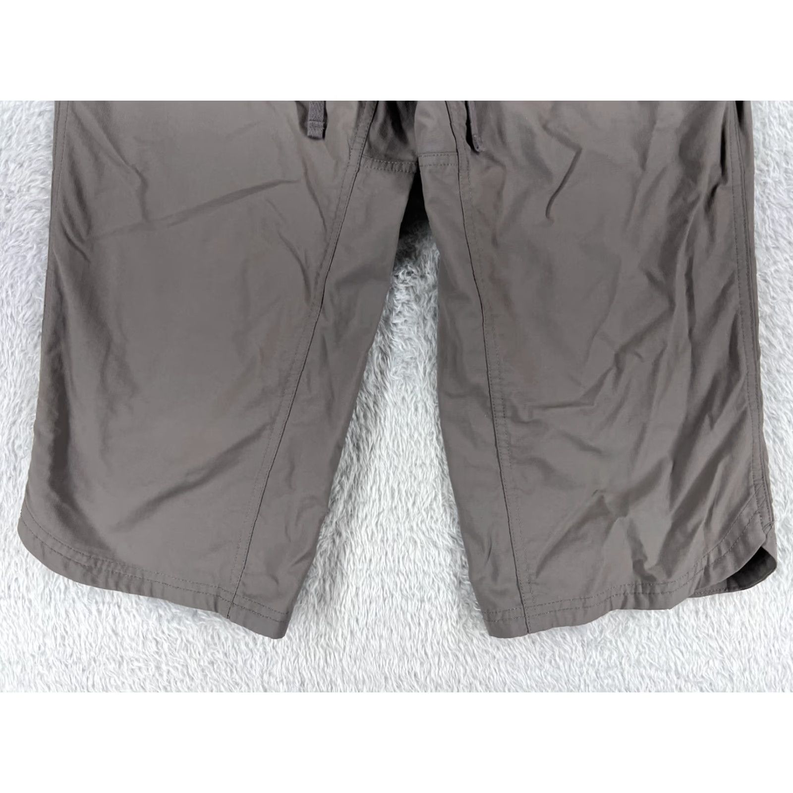 The North Face The North Face Pants Womens Capri 6 Gray 100% Nylon Bush Pockets Hiking Camping Womens Size 28" / US 6 / IT 42 - 2 Thumbnail