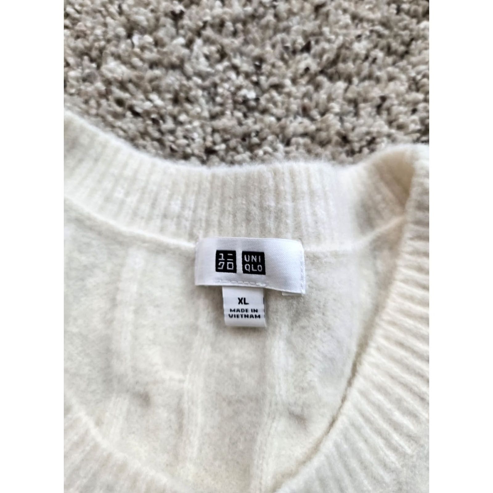 Uniqlo Uniqlo Sweater XL Beige Cable-Knit Crew Neck Pullover Long Sleeve Casual Mens XL Beige Knit Pullover Wool Blend Wool Blend Fall Winter 100%? Size US XL / EU 56 / 4 - 4 Thumbnail