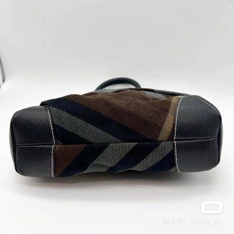 Vivienne Westwood Vivienne Westwood size os Classic brown coffee color checke Size ONE SIZE - 7 Thumbnail