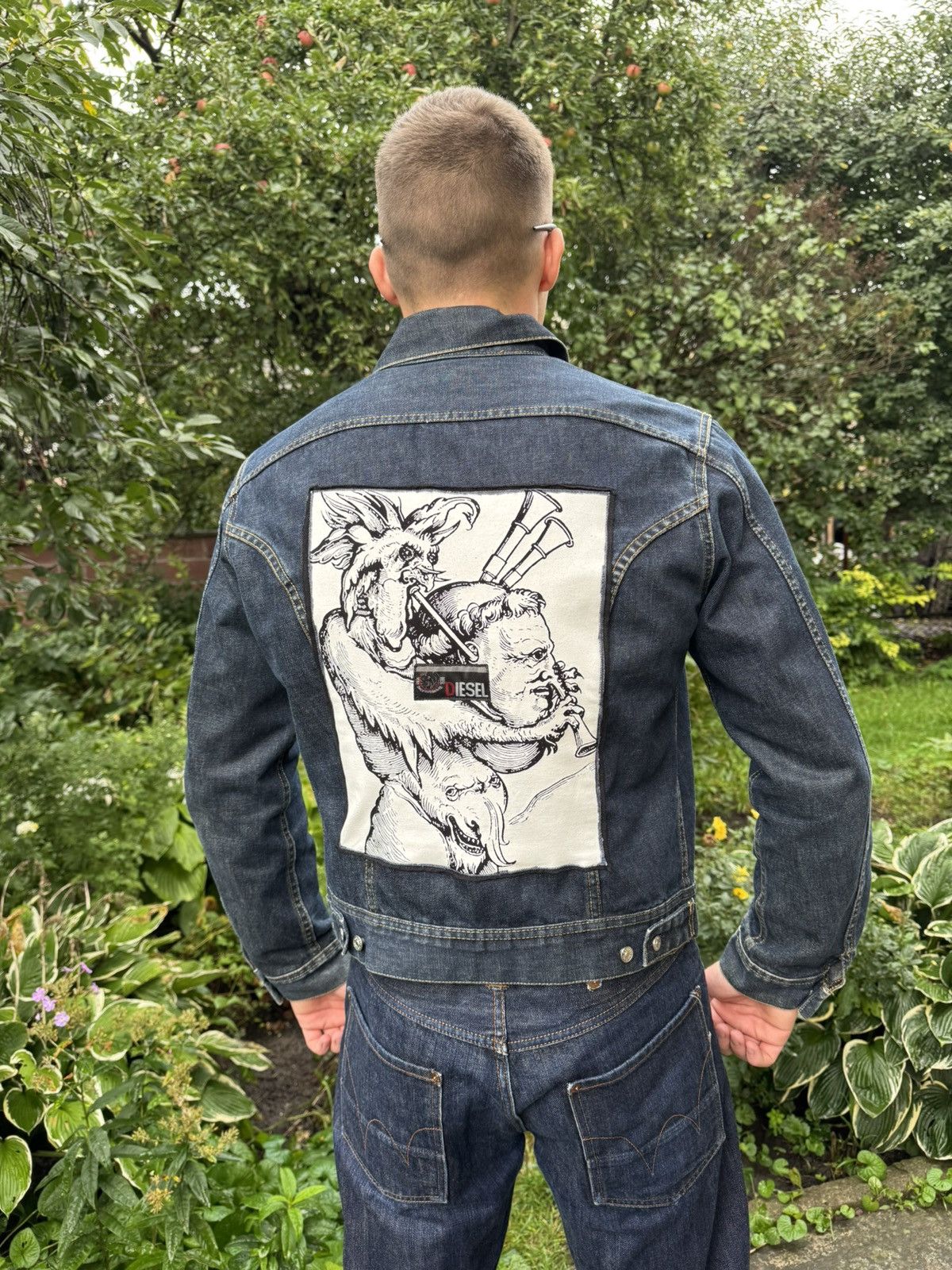 Diesel VINTAGE DIESEL CUSTOM GRAFFITI DENIM CROPPED Y2K JACKET JPN Size US L / EU 52-54 / 3 - 3 Thumbnail