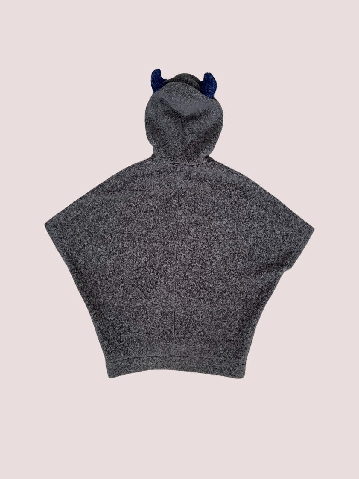 20471120 20471120 Hyoma FW11 Blue Beetle Horn Poncho Hoodie Archive Size US L / EU 52-54 / 3 - 4 Thumbnail