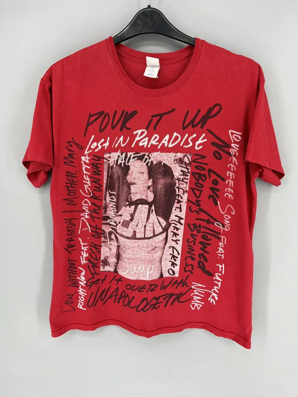 Rihanna Rihanna Unapologetic Diamonds World Tour 2013 Concert TShirt Size US L / EU 52-54 / 3 - 7 Thumbnail