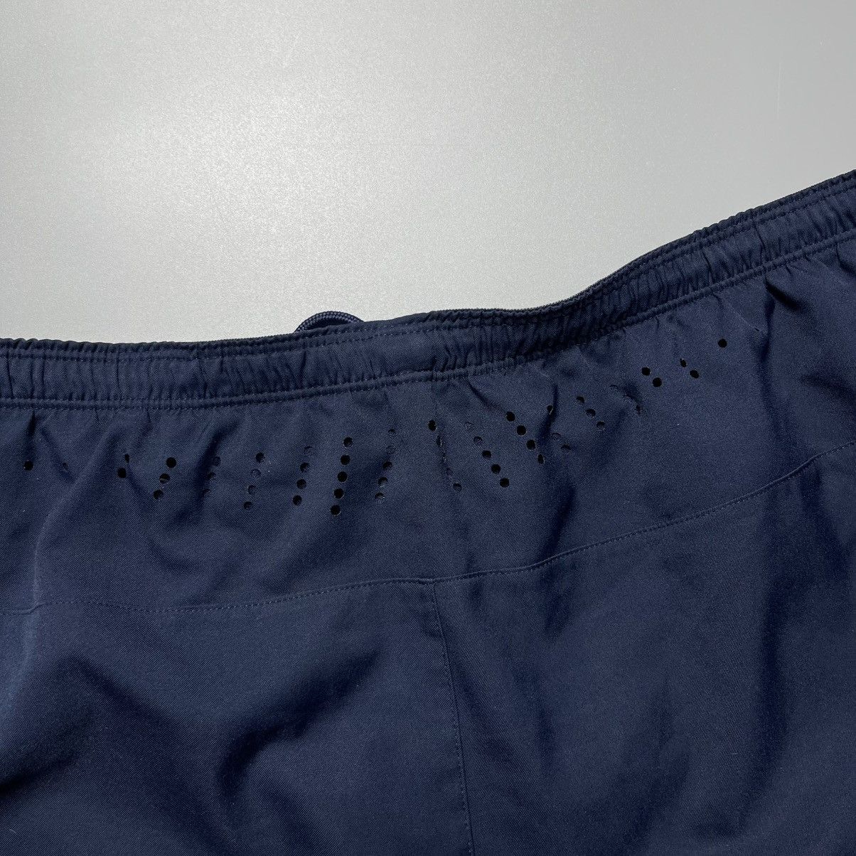 Vintage ENGLAND NIKE 2012/2013 FOOTBALL HOME SHORTS #3 COLE, BAINES Size US 36 / EU 52 - 7 Thumbnail