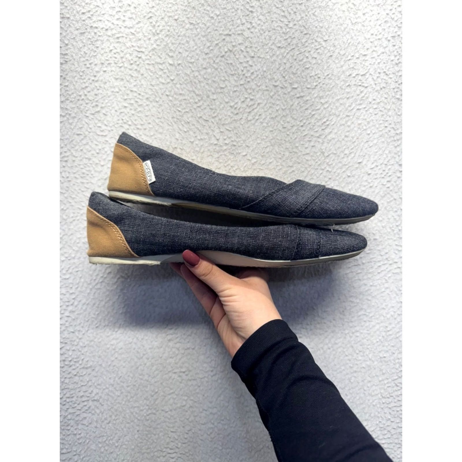 KEEN KEEN Ballet Flats Size 10 Denim Tan Canvas Flat Womens 10 Shoes Good Pre-Owned Size US 10 / IT 40 - 4 Thumbnail
