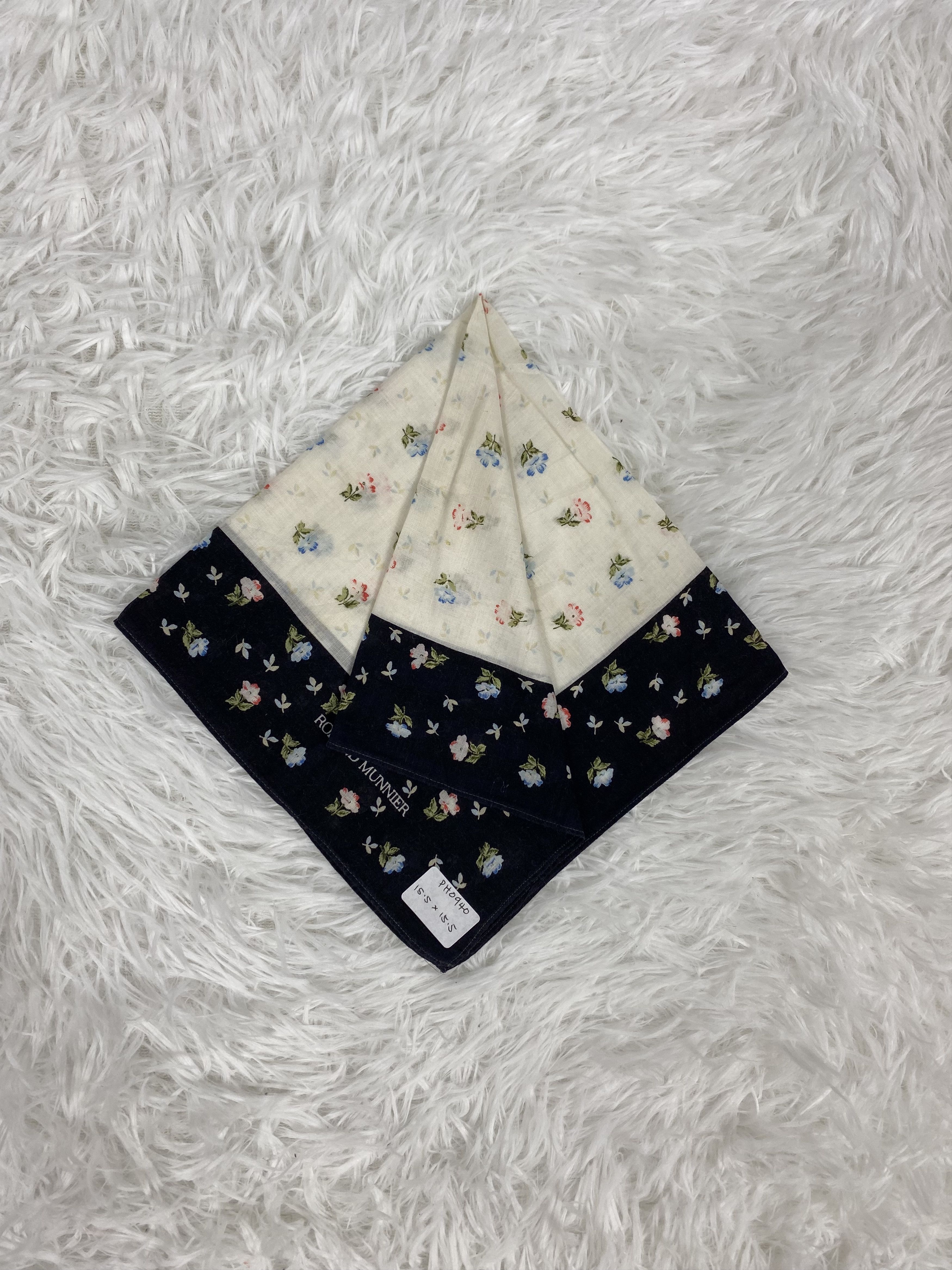 Japanese Brand × Vintage Vintage Roland Munnier Handkerchief Neckerchief PH0940 Size ONE SIZE - 1 Thumbnail