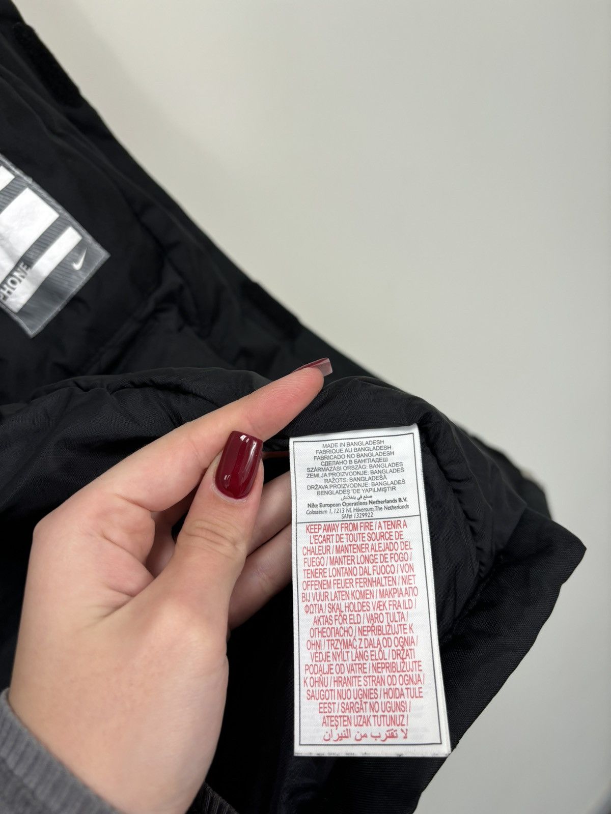 Nike Vintage Nike Big Swoosh Logo Black Hype Down Puffer Jacket Size US S / EU 44-46 / 1 - 16 Thumbnail
