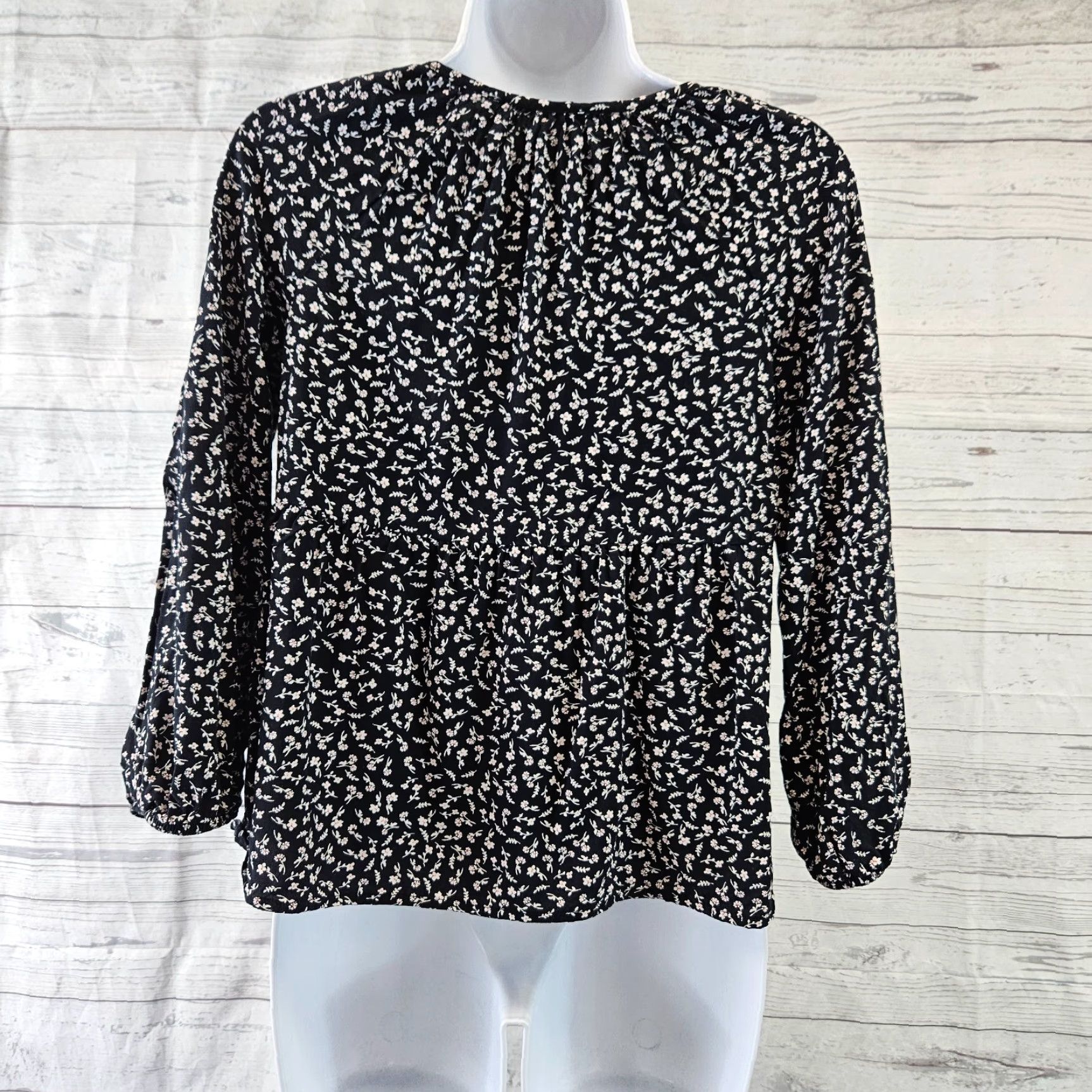Old Navy Old Navy Women's Top XS Black Pink Floral 3/4 Sleeves Tassels Rayon Blouse Size XS / US 0-2 / IT 36-38 - 4 Thumbnail