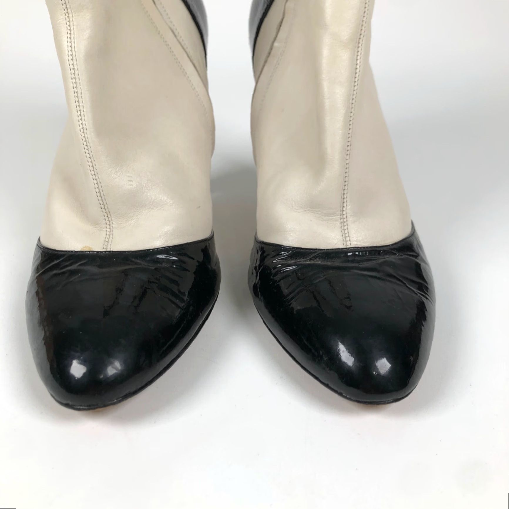 Vintage Allanah Hill Boots Womens Size 8.5 US 39 Black Leather Side Zip Ankle Heel Stiletto Pointed Toe Casual Formal City Baroque 90s? Size US 9 / IT 39 - 3 Thumbnail