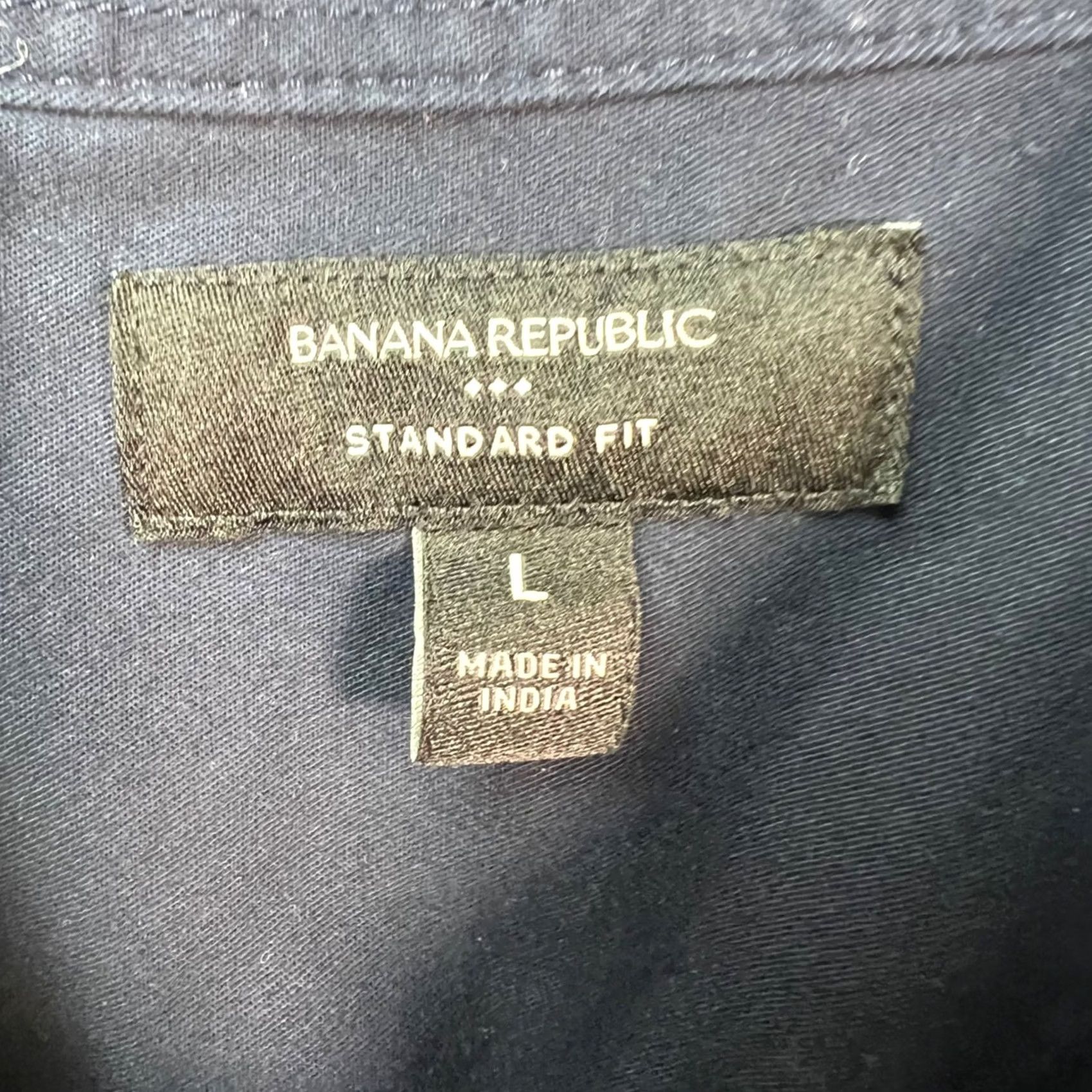 Banana Republic Banana Republic Mens Large Button-Down Shirt Navy Blue Cotton Spandex Long Sleeve Regular Fit Adult Mens Shirt Size US L / EU 52-54 / 3 - 3 Thumbnail