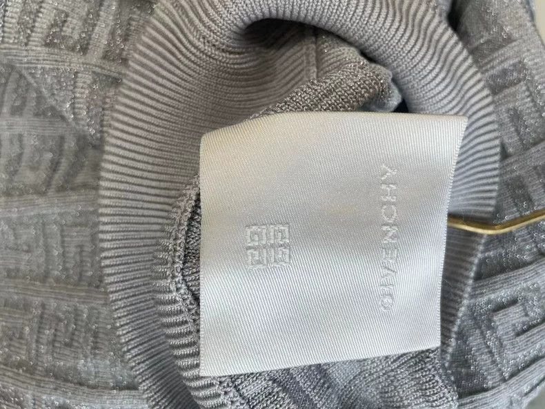 Givenchy Givenchy Gray Knit Vest, Size S, Greek Pattern Embossed Size US S / EU 44-46 / 1 - 7 Thumbnail