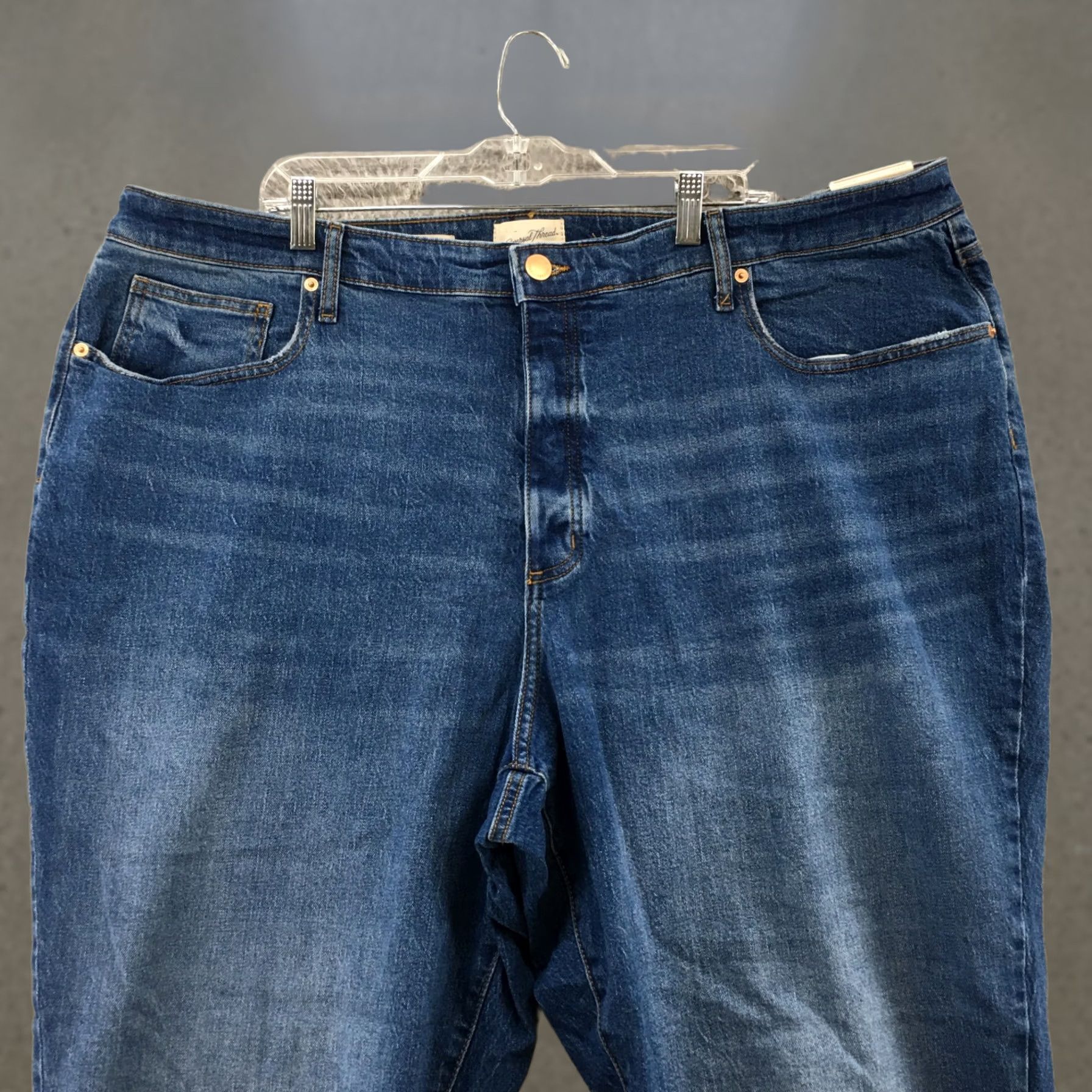 Vintage Universal Thread Capri Jeans Womens 24 Blue Denim Cut-off Buttons Jeans Capris Womens 24 Blue Den​im Size 42" / US 20 - 1 Thumbnail