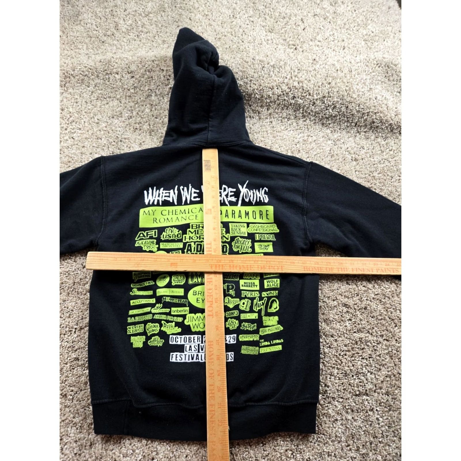 Gildan Gildan Hoodie Mens Small Black Graphic Long Sleeve Music Festival Pullover Pockets All Seasons Size US S / EU 44-46 / 1 - 6 Thumbnail