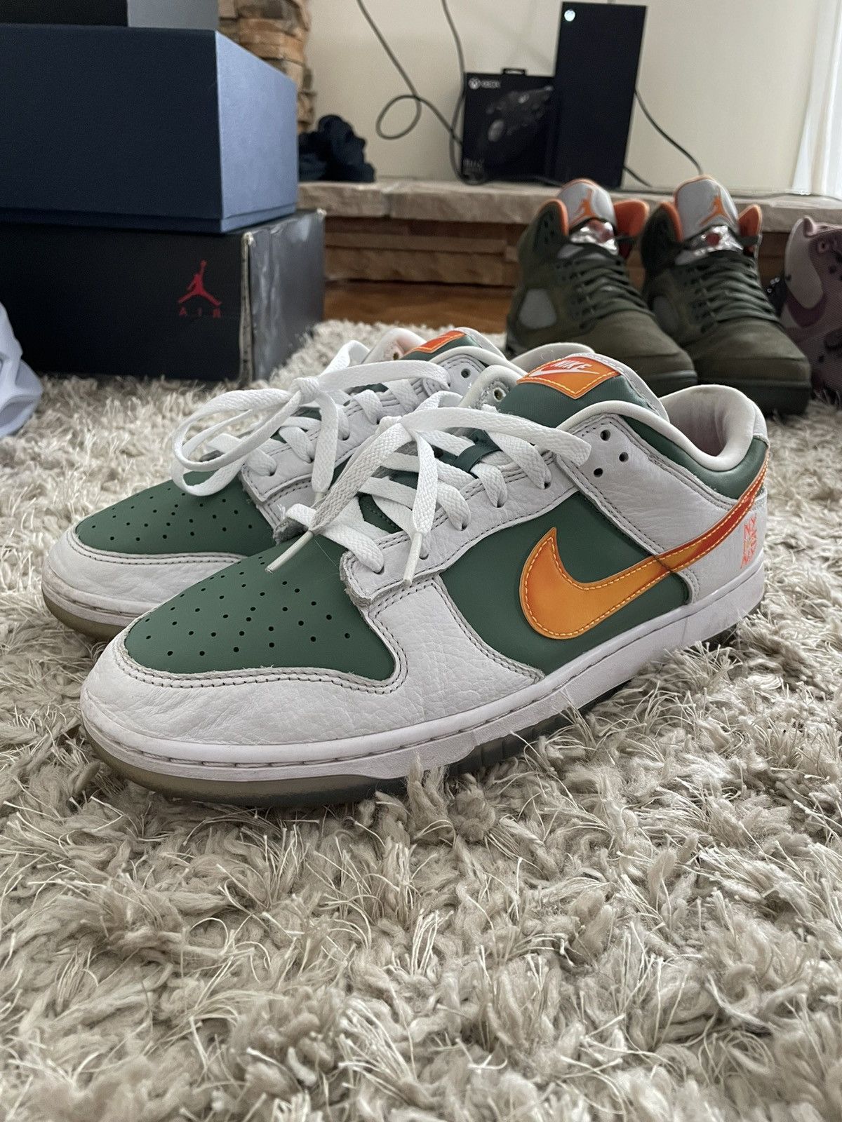 Nike Nike Dunk Low NY Vs NY Size US 10.5 / EU 43-44 - 1 Thumbnail