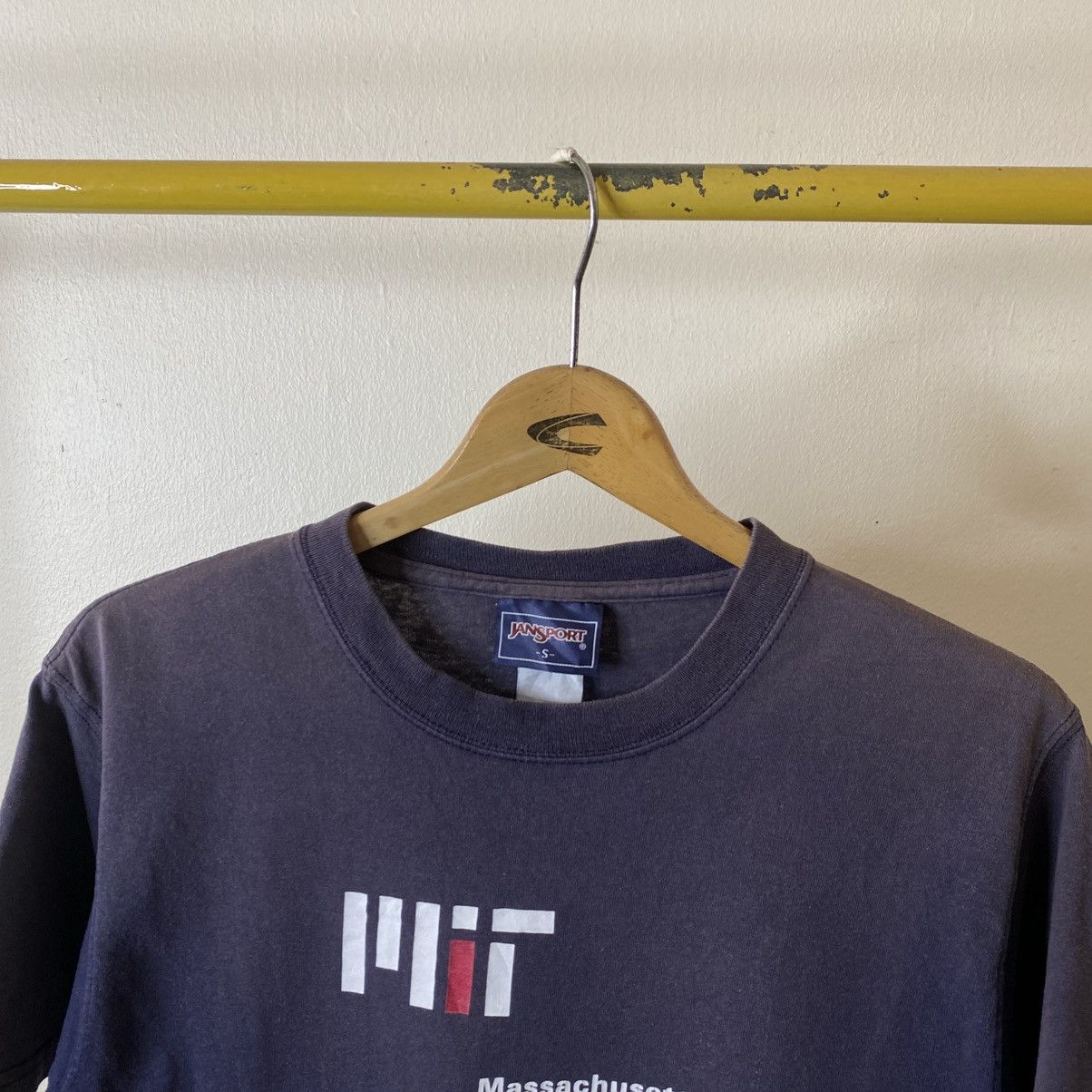 Jansport 90s Jansport x Massachusetts Institute of Technology Faded T Size US S / EU 44-46 / 1 - 3 Thumbnail