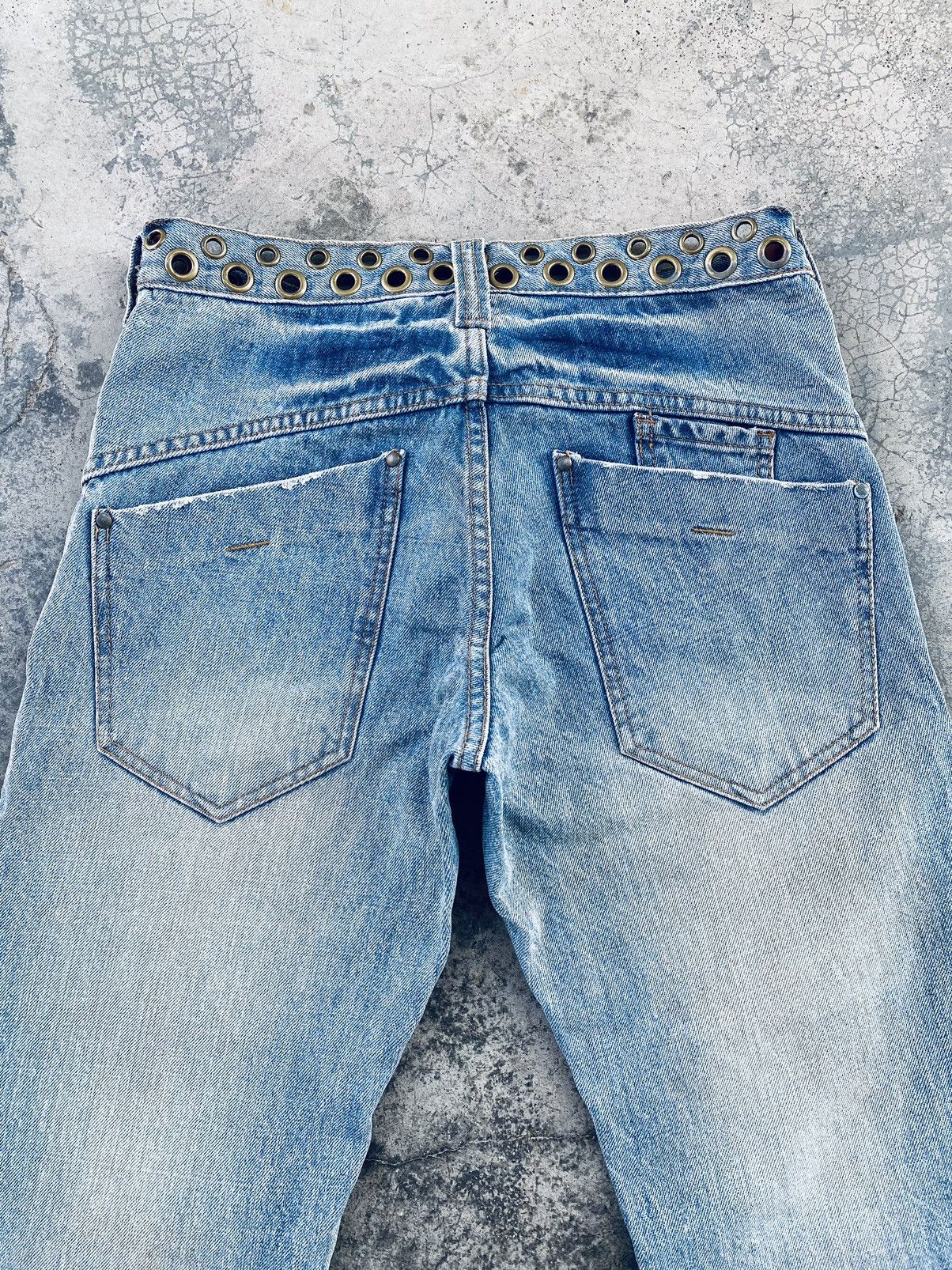 Japanese Brand Vintage Daily News Eyelet Distressed Denim Pants Size US 30 / EU 46 - 9 Thumbnail