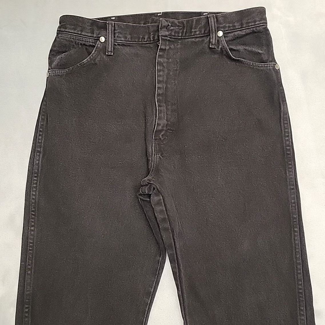 Wrangler VINTAGE Wrangler Jeans Women 15 Tall 32x36 Black High Rise USA 90s Made in USA Wrangler Jeans Women 15 Tall 32x36 Black High Rise USA 90s Made in USA Size 36" / US 14 / IT 50 - 3 Thumbnail