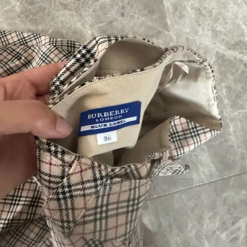 Burberry Burberry Women’s Khaki Cotton Mini Skirt. Size 23" - 6 Thumbnail