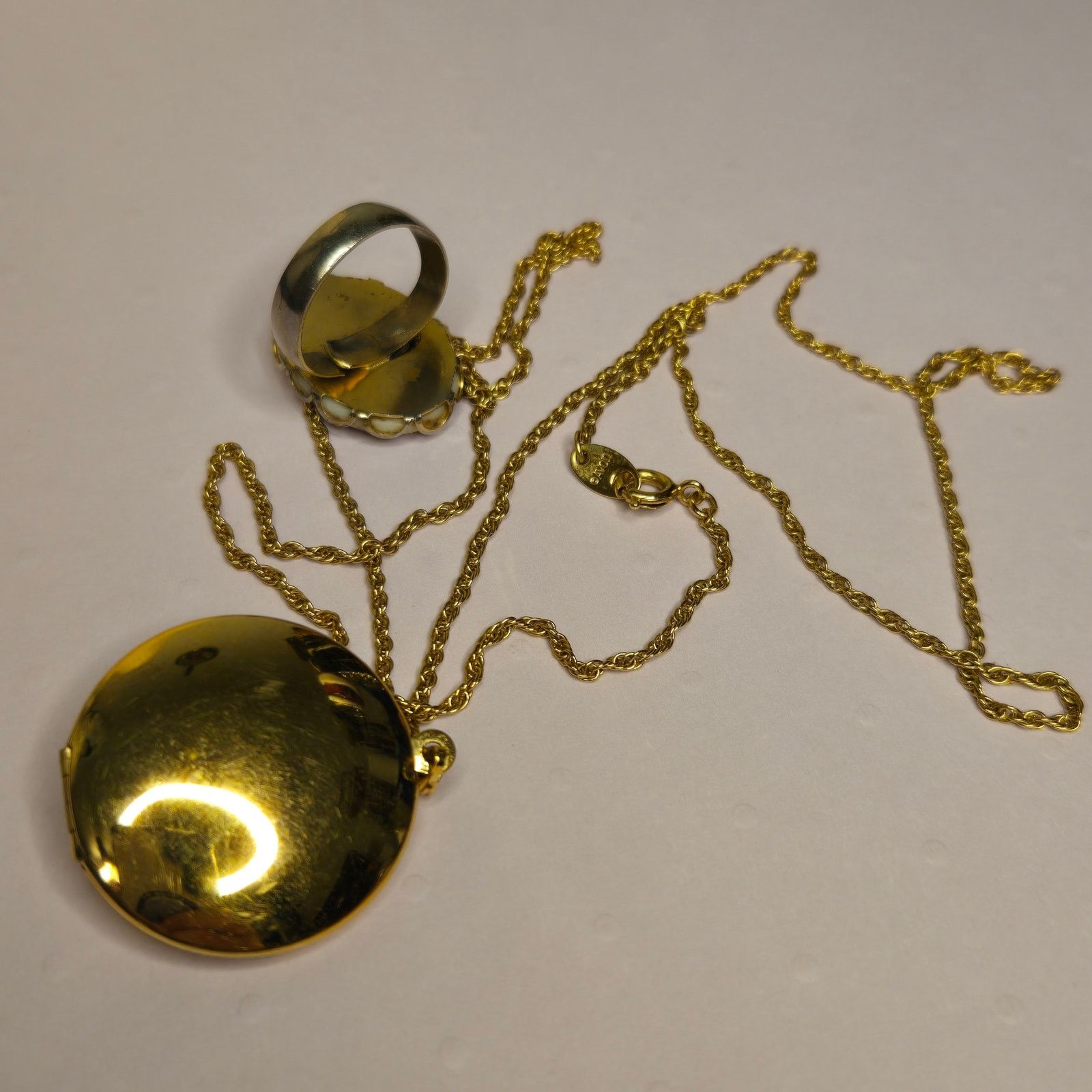 Vintage Vintage AVON VictorianLocket Necklace Courting Couple Ring Size ONE SIZE - 4 Thumbnail
