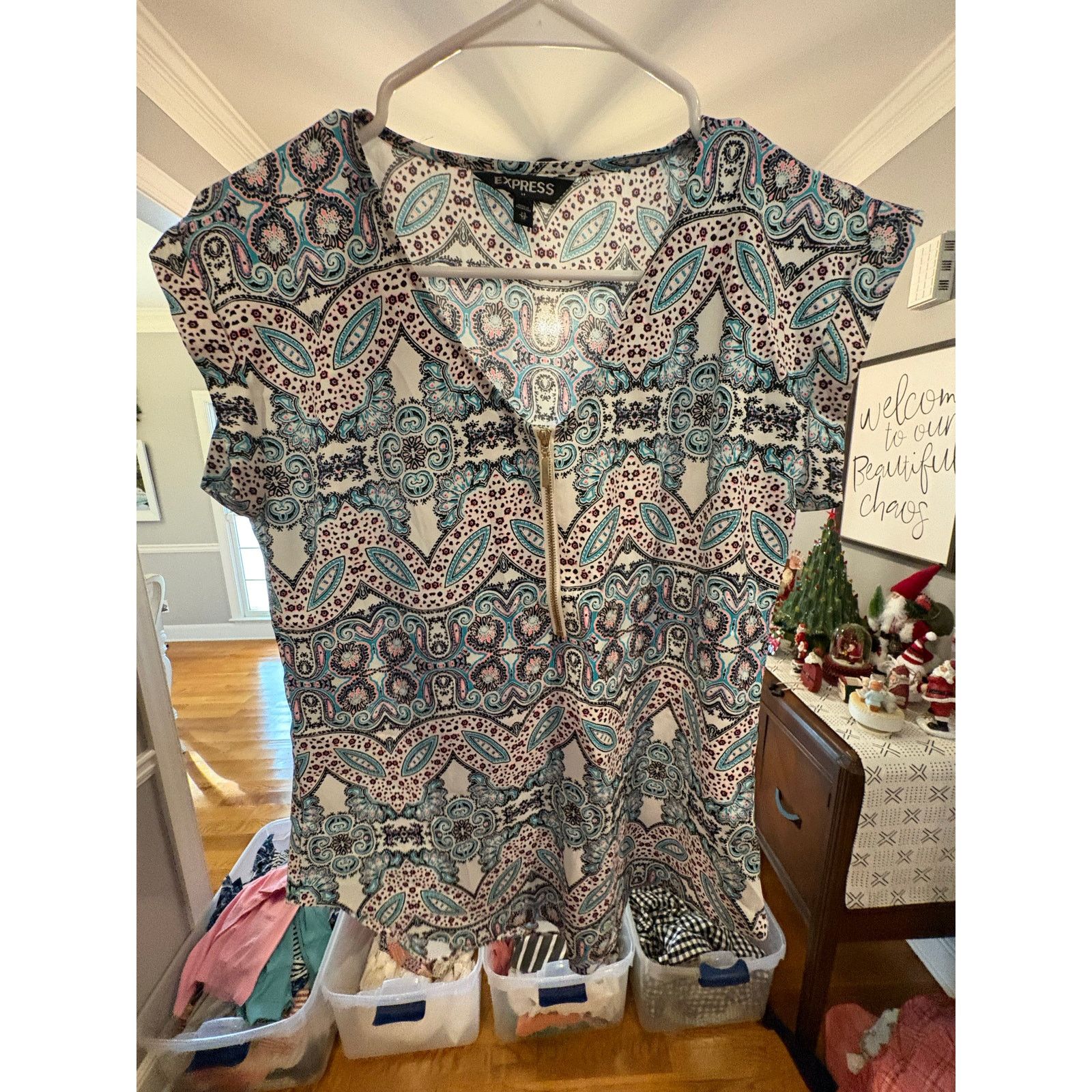 Express Express XS Paisley Print Short Sleeve Blouse Blue Pink White Size XS / US 0-2 / IT 36-38 - 2 Thumbnail