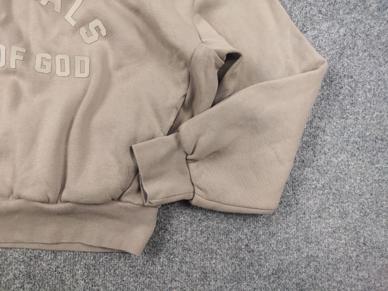 Fear of God Essentials Fear Of God Logo Pocket Oversized 90's Fit Hoodie Size US S / EU 44-46 / 1 - 4 Thumbnail
