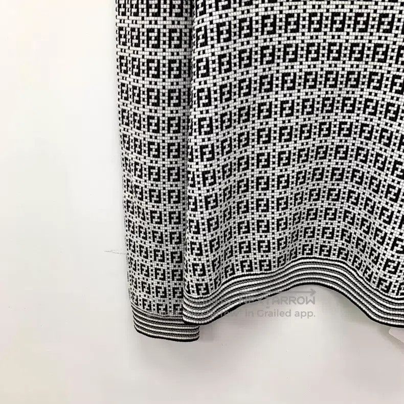 Fendi Fendi Color-blocked classic double F logo print round neck Size US M / EU 48-50 / 2 - 4 Thumbnail