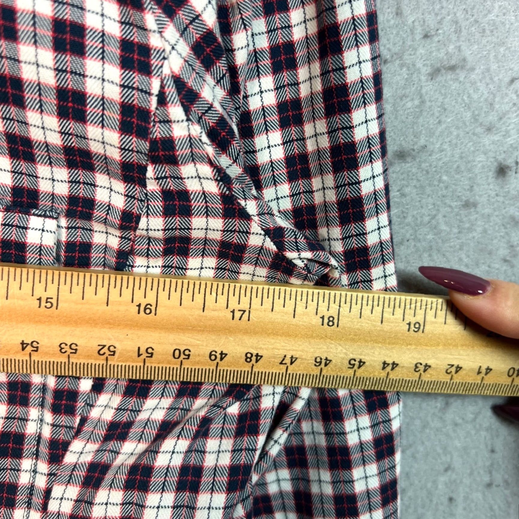 Banana Republic VINTAGE Banana Republic Shirt Plaid 100% Cotton Button-Down Womens Small Red Long Sleeve Collared Womens Size S / US 4 / IT 40 - 6 Thumbnail