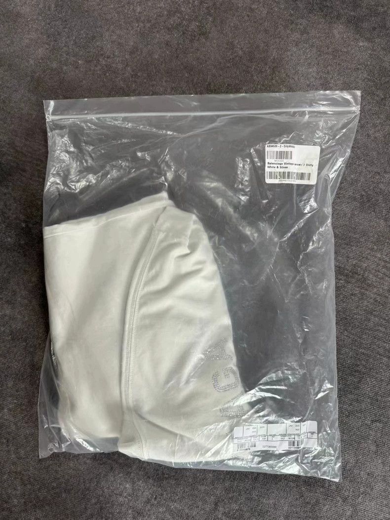 Balenciaga balenciaga long sleeve logo shirt with rhinestones Size US M / EU 48-50 / 2 - 6 Thumbnail