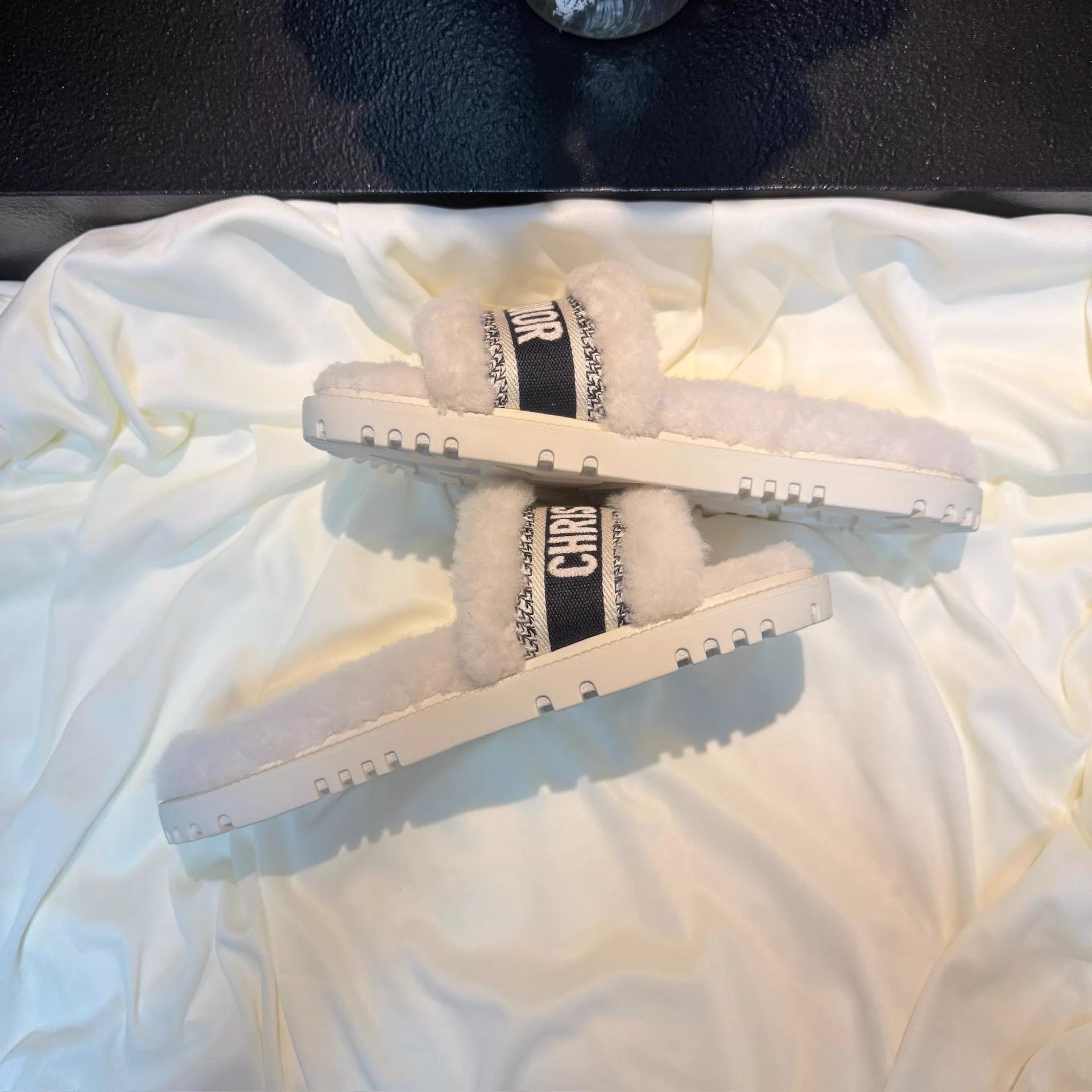 Dior Dior Black White Logo Embroidered Plush Slippers Size 37 Size US 6.5 / IT 36.5 - 4 Thumbnail