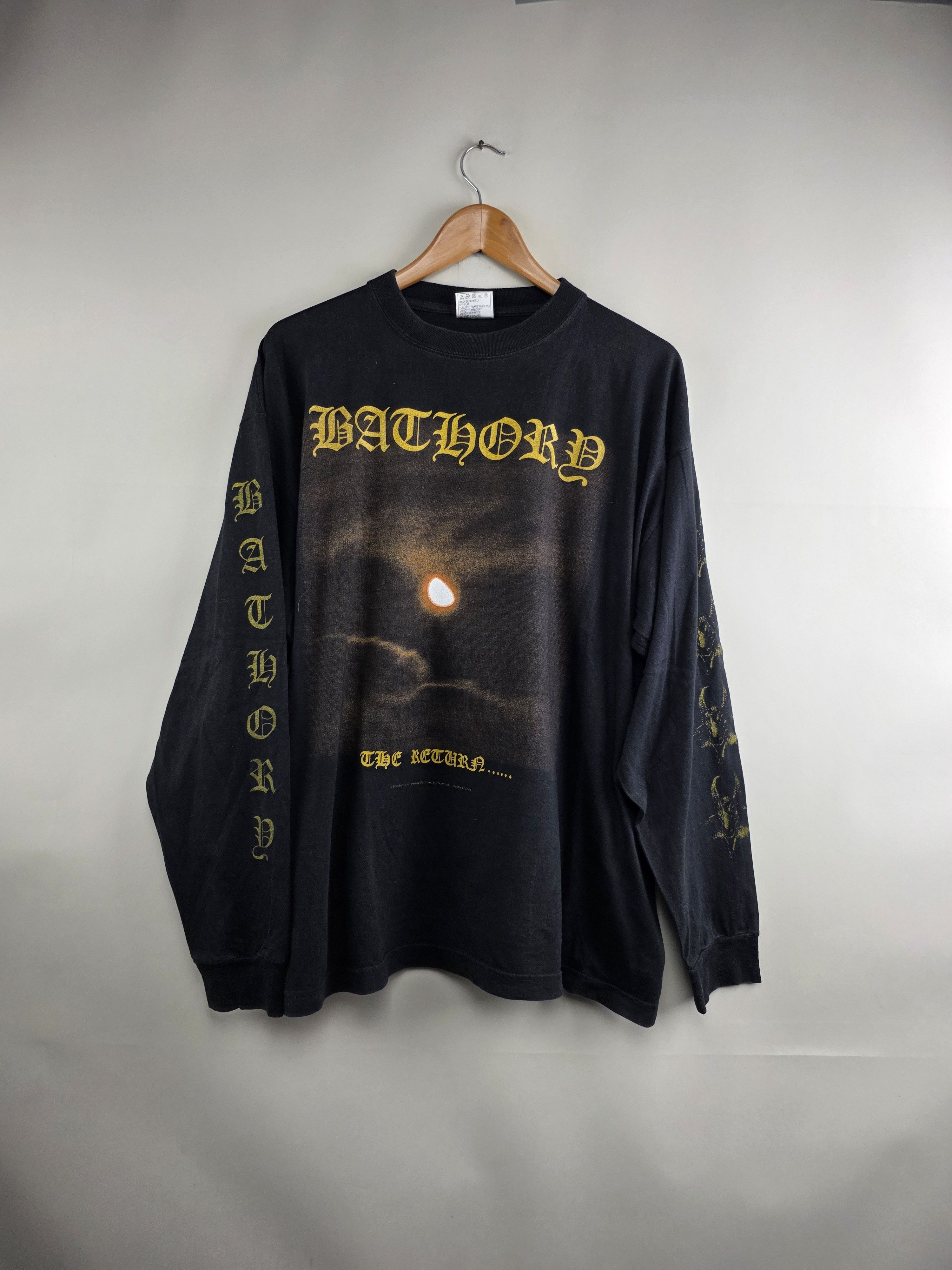 Band Tees 2001 Bathory The Return Long-sleeve 90s T shirt XL Size US XL / EU 56 / 4 - 10 Thumbnail
