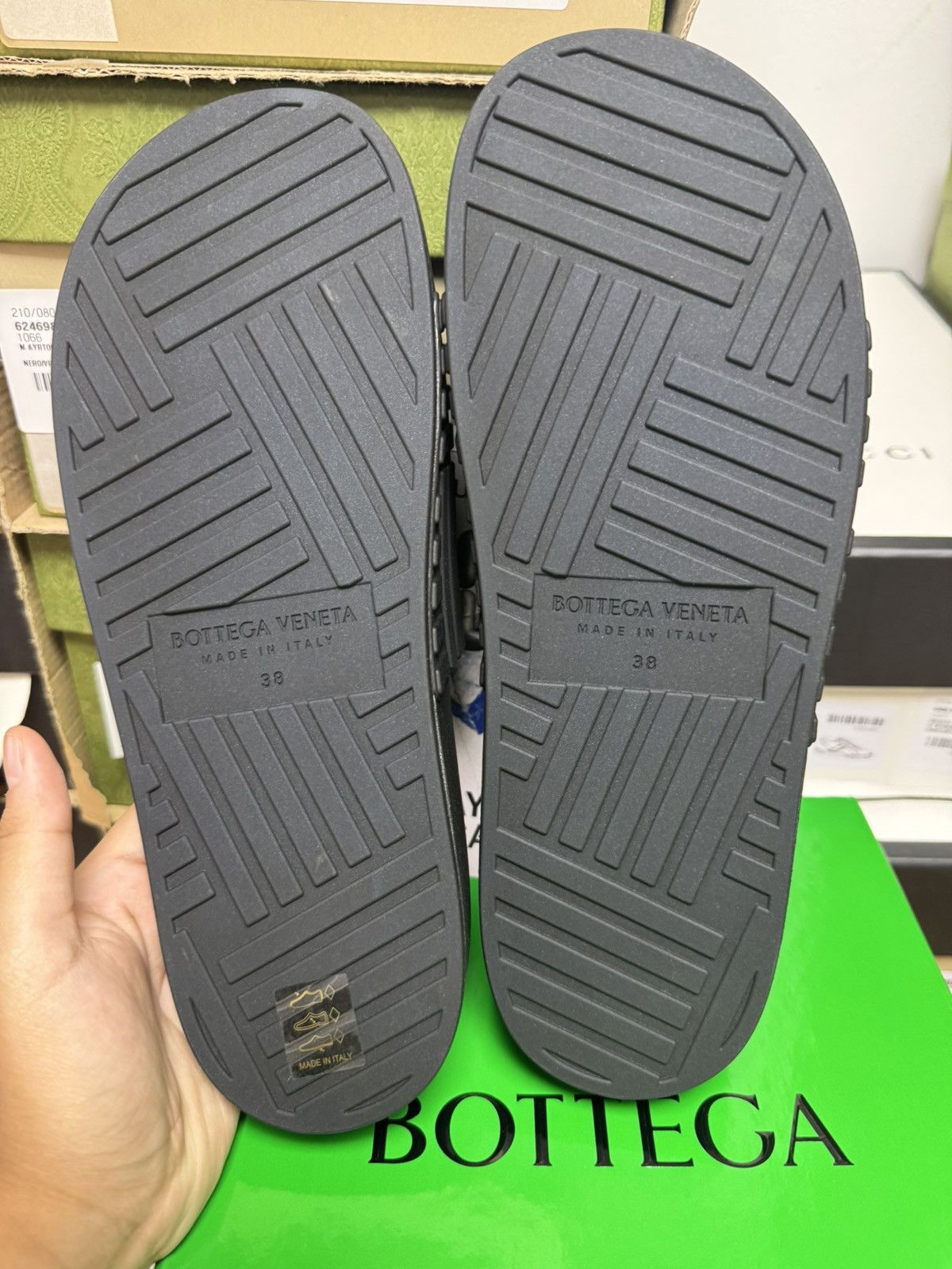 Bottega Veneta Bottega Veneta Embossed Rubber Slides Size US 5.5 / EU 38 - 6 Thumbnail