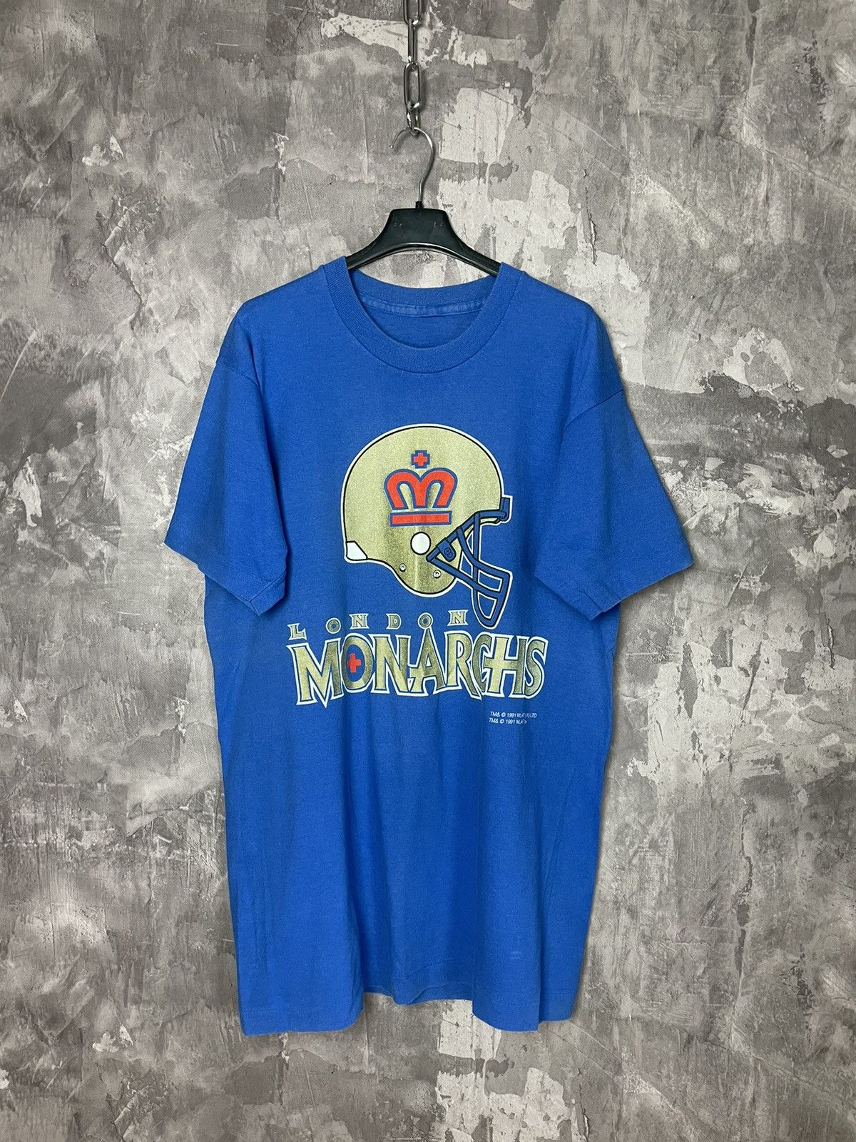 Vintage Vintage 90s London Monarchs Tshirt 1999 NFL Crewneck Size US XL / EU 56 / 4 - 1 Thumbnail