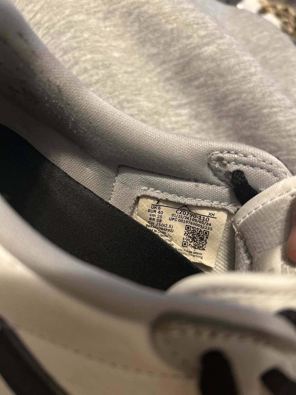 Jordan Brand Jordan 1 retro low barons Size US 7 / EU 40 - 1 Thumbnail