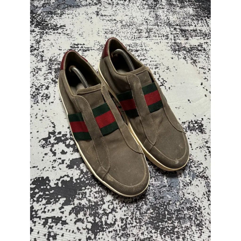 Gucci Gucci Slip On Shoes with pattern Size: 10 fit 44 Size US 11 / EU 44 - 4 Thumbnail