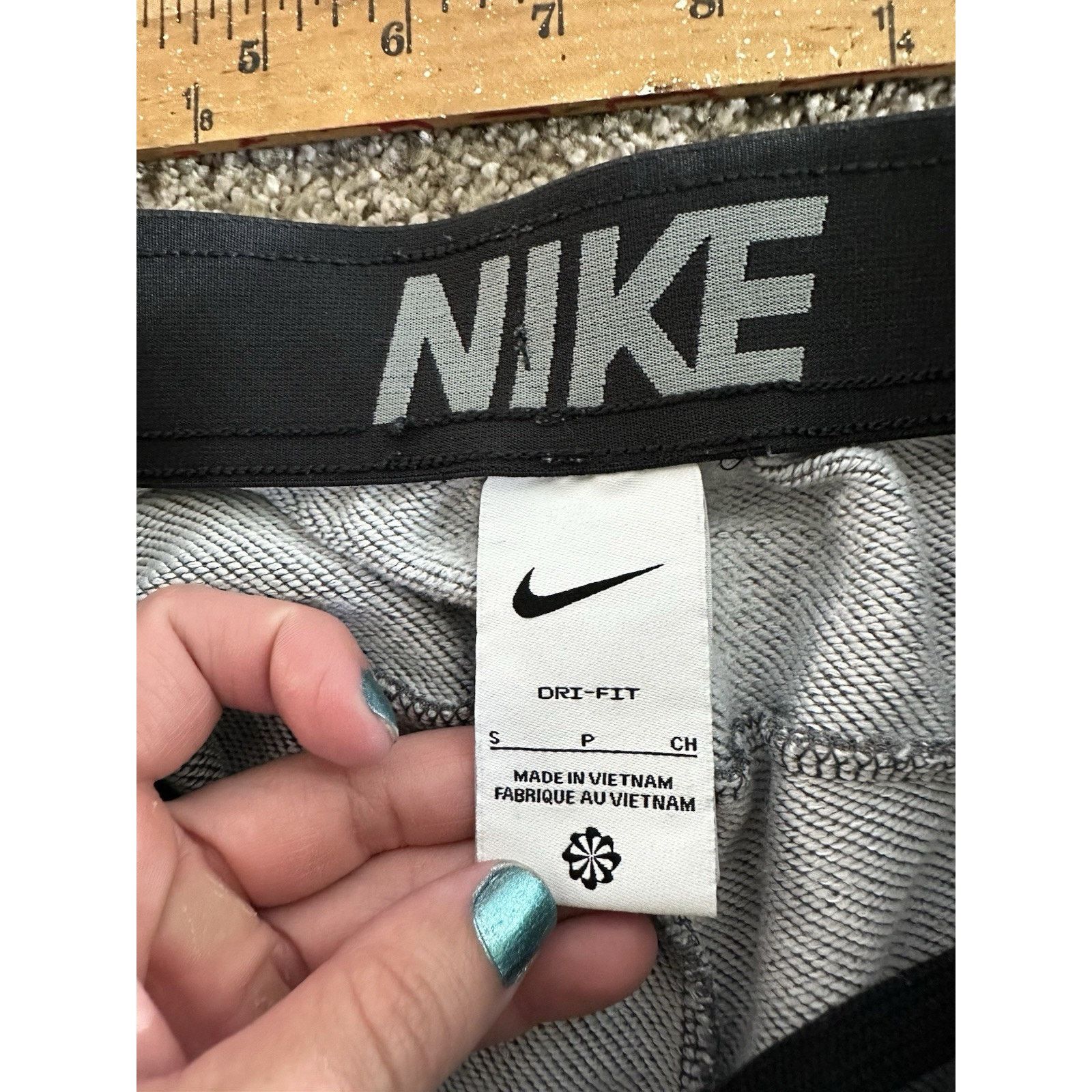 Nike Nike Dri-FIT Pants Mens Small Gray Joggers Sweatpants pocket Size US 28 / EU 44 - 7 Thumbnail