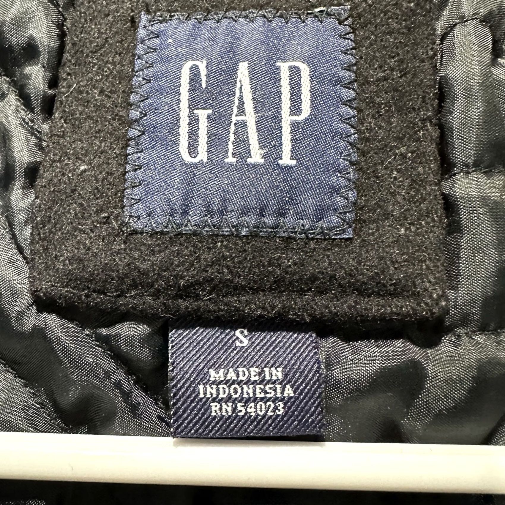 Gap VINTAGE Gap Bomber Jacket Men Small Black Wool Blend Quilted Lined Zip Pockets Full Zip Casual Winter 90s Style Mens Size US S / EU 44-46 / 1 - 5 Thumbnail