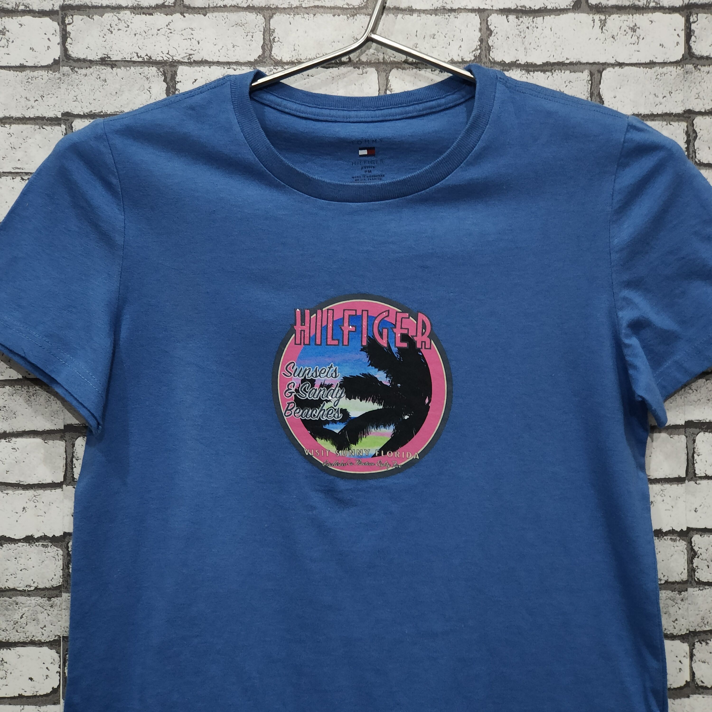 Tommy Hilfiger 🔥Vintage Y2K Tommy Hilfiger t-shirt Size ONE SIZE - 2 Thumbnail