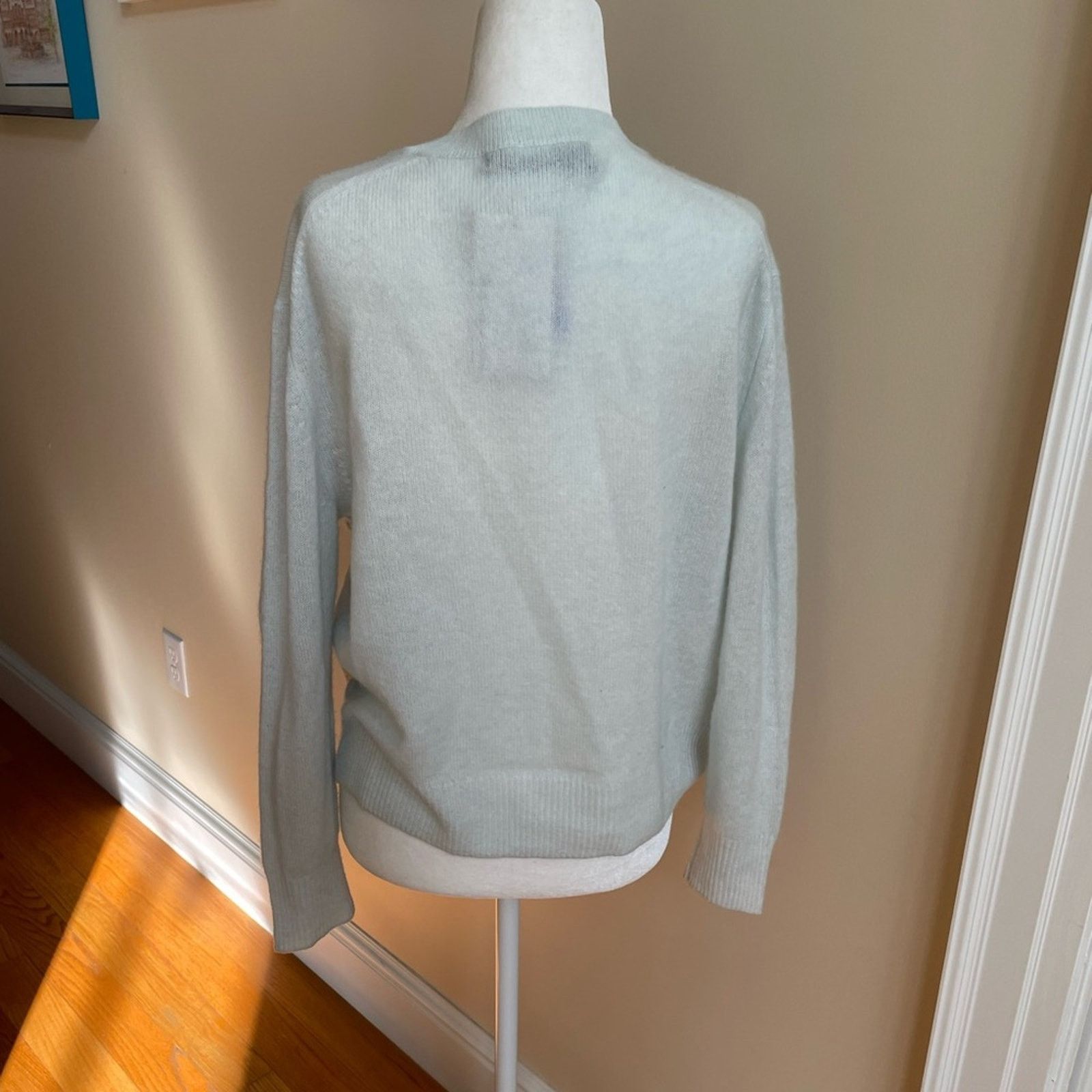 360Cashmere V-neck Cashmere Sweater in Light Green from 360 Cashmere Size XS / US 0-2 / IT 36-38 - 3 Thumbnail