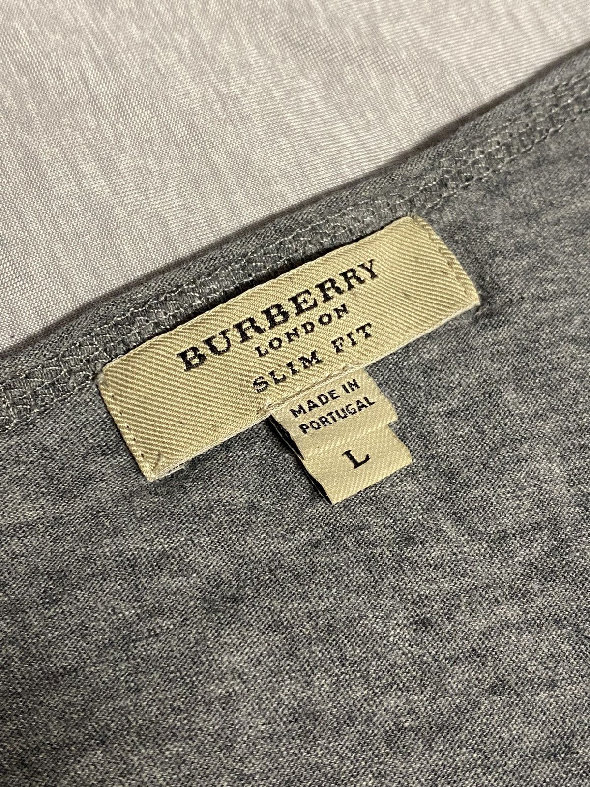 Burberry Burberry Big logo V Neck T Shirt Size L / US 10 / IT 46 - 4 Thumbnail