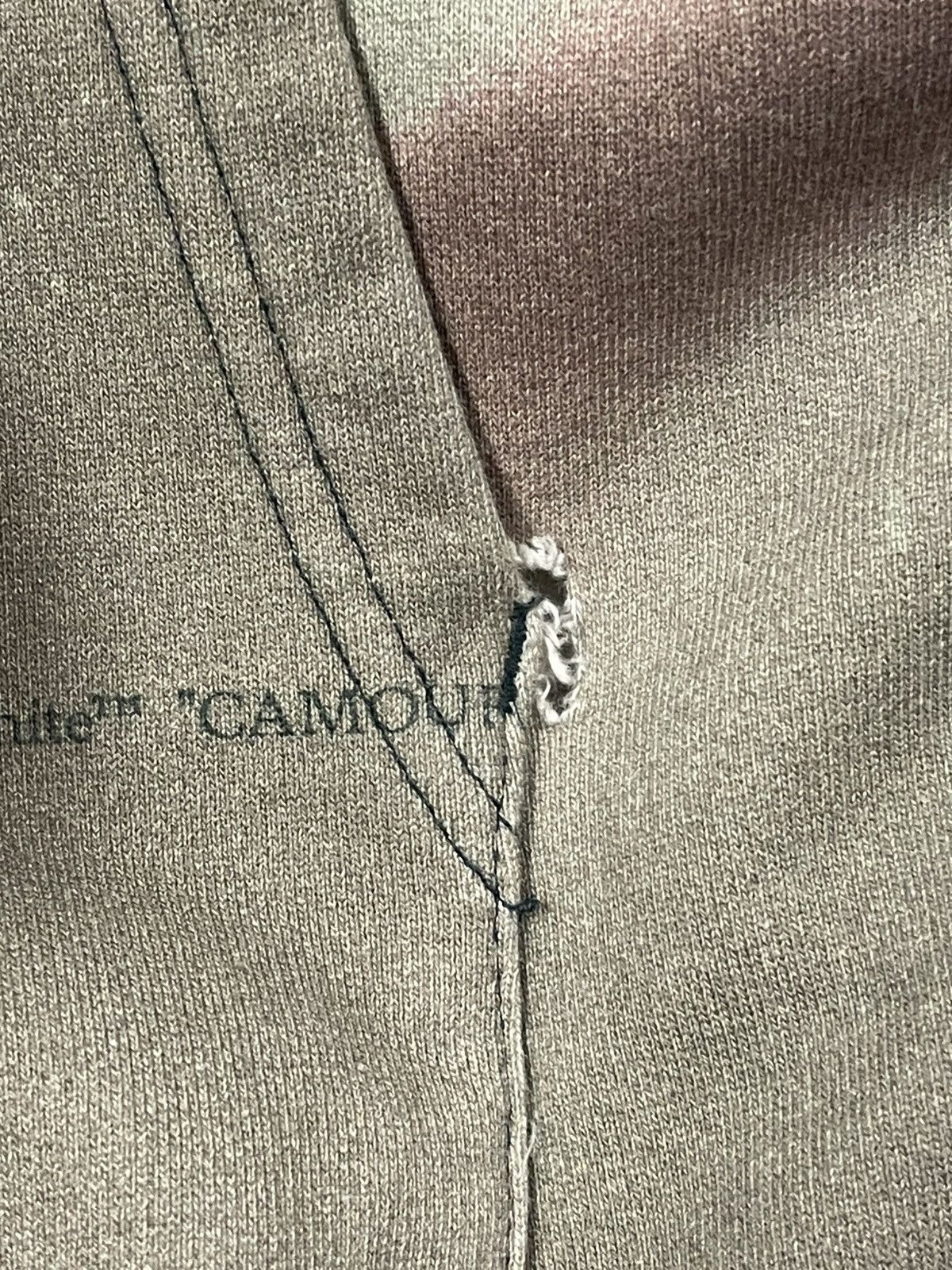 Off-White Size XXL - OFF-WHITE Camo Caravaggio Stencil Print Size US XXL / EU 58 / 5 - 10 Thumbnail
