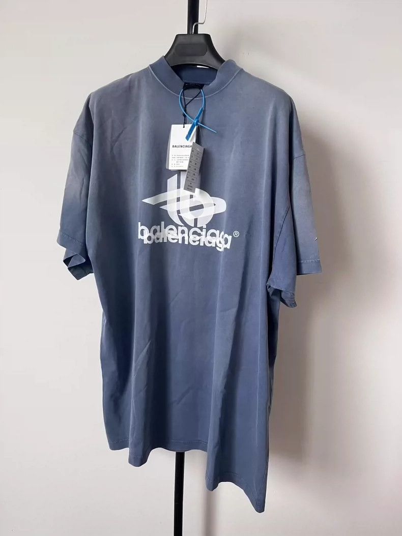 Balenciaga Balenciaga Monogram Logo Printed Crew Neck Pullover Short Size US M / EU 48-50 / 2 - 3 Thumbnail