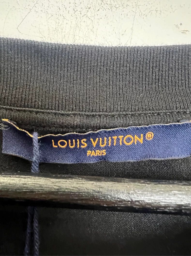 Louis Vuitton Louis Vuitton Graffiti rhinestone print short sleeves Size US XXL / EU 58 / 5 - 6 Thumbnail