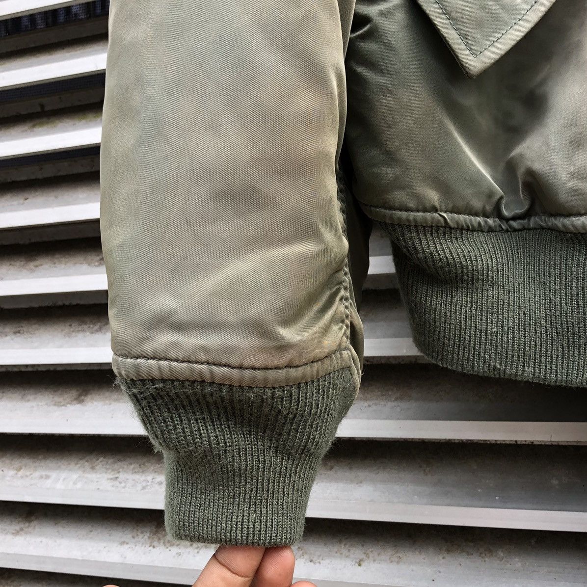 Vintage Vintage Sun Faded Ma-1 Bomber Jacket By Uniqlo Size US L / EU 52-54 / 3 - 11 Thumbnail