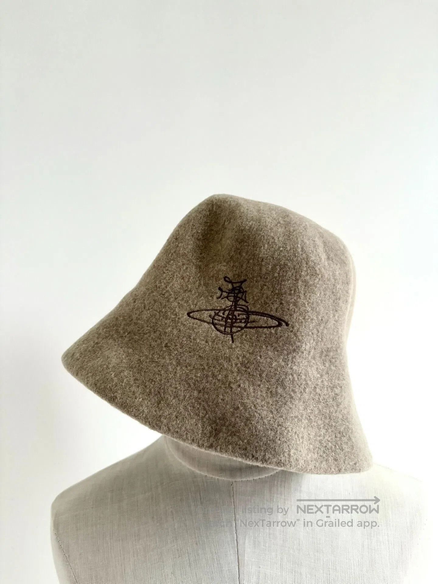 Vivienne Westwood vivienne westwood beige bucket hat. Size ONE SIZE - 3 Thumbnail