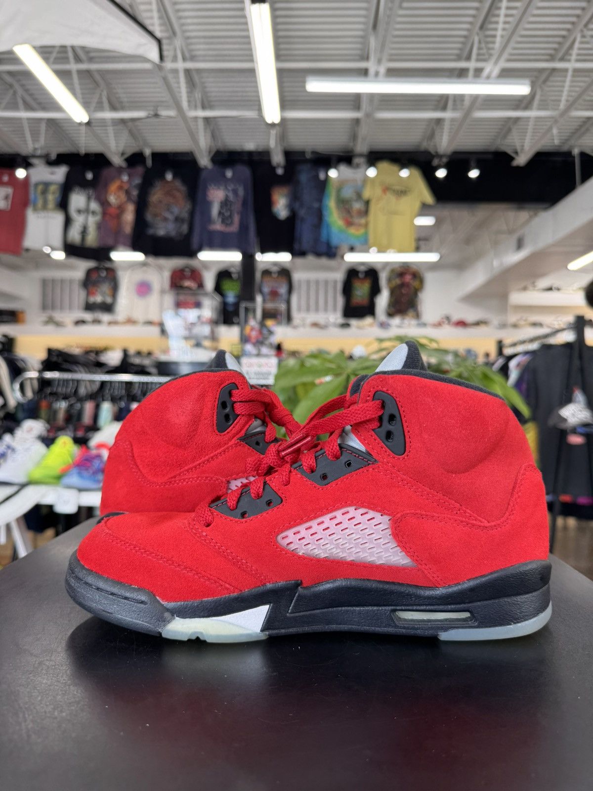 Jordan Brand Air Jordan 5 Raging Bull Size 7Y (2021) Size US 7 / EU 40 - 4 Thumbnail