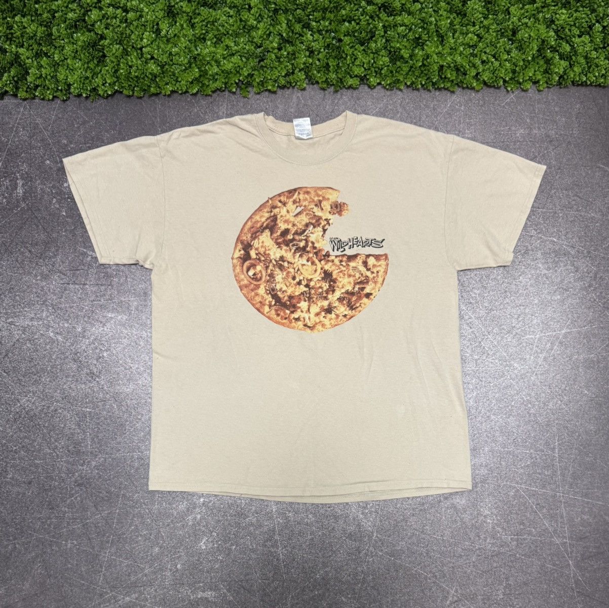 Band Tees Wild Hearts tv tan vintage t Shirt Rock Band y2k Pizza Size US XL / EU 56 / 4 - 1 Thumbnail