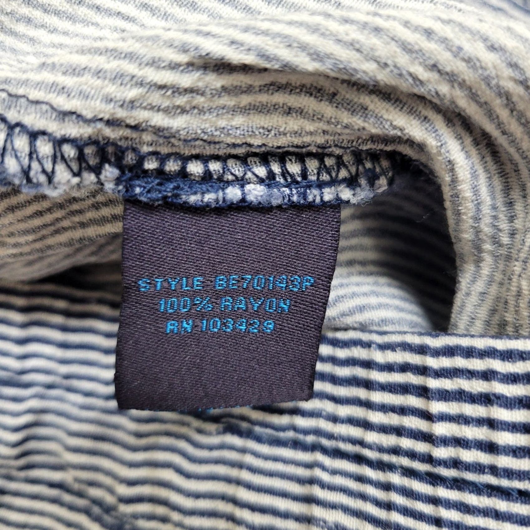Vintage Blue Earth Cropped Pants Shirt Womens L Blue Pinstripe Drawstring Rayon Gathered 20in Inseam 3/4 Length N/A Size 36" / US 14 / IT 50 - 6 Thumbnail