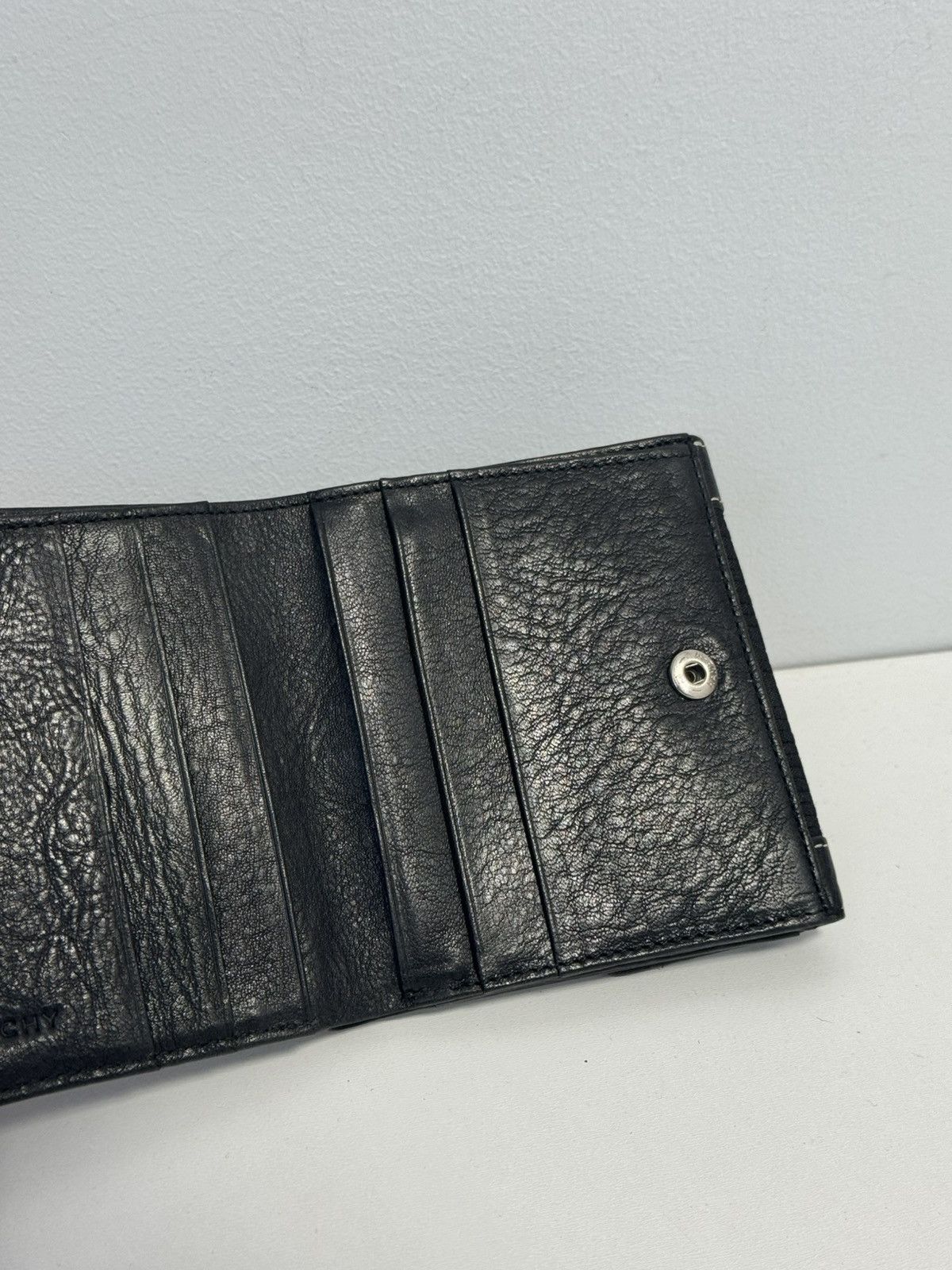 Givenchy Auth Givenchy Vintage Leather Compact Wallet Preowned Black Size ONE SIZE - 12 Thumbnail
