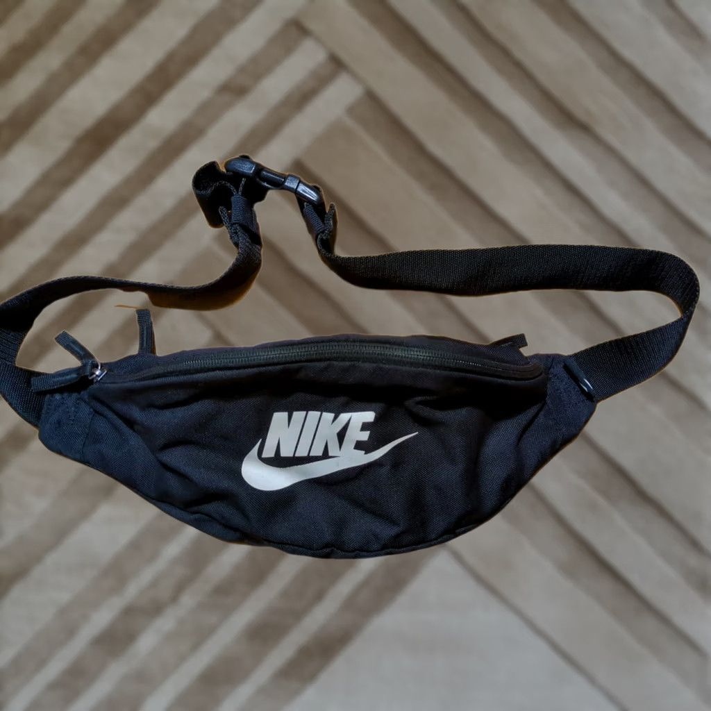Nike Nike Heritage Fanny Pack Hip Waist Belt Crossbody Black Zip Men Large Adjustable Strap Polyester Nike Crossbody Waistpack Size ONE SIZE - 1 Thumbnail