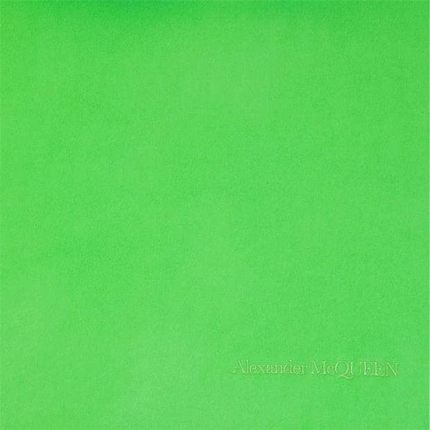 Alexander McQueen o1g2r1mq0824 Size: OS / Cashmere Logo Scarf in Acid Green Size ONE SIZE - 3 Thumbnail